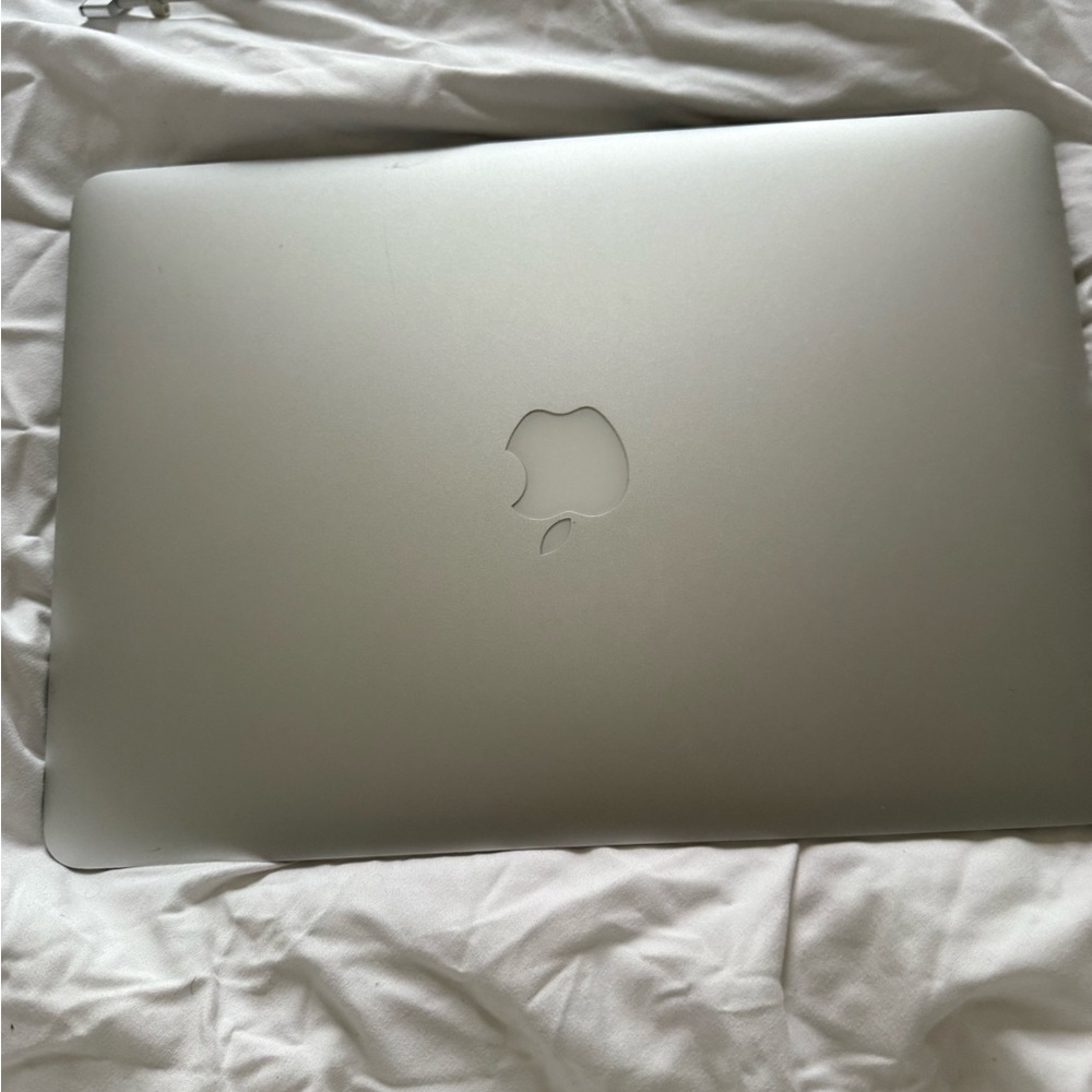 2014 Apple MacBook in Sleek Silver